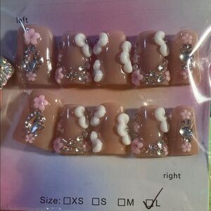 Decorative Press-On Nails with Rhinestones and Flowers